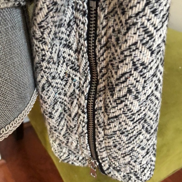 Jackets - Picture 4 of 5